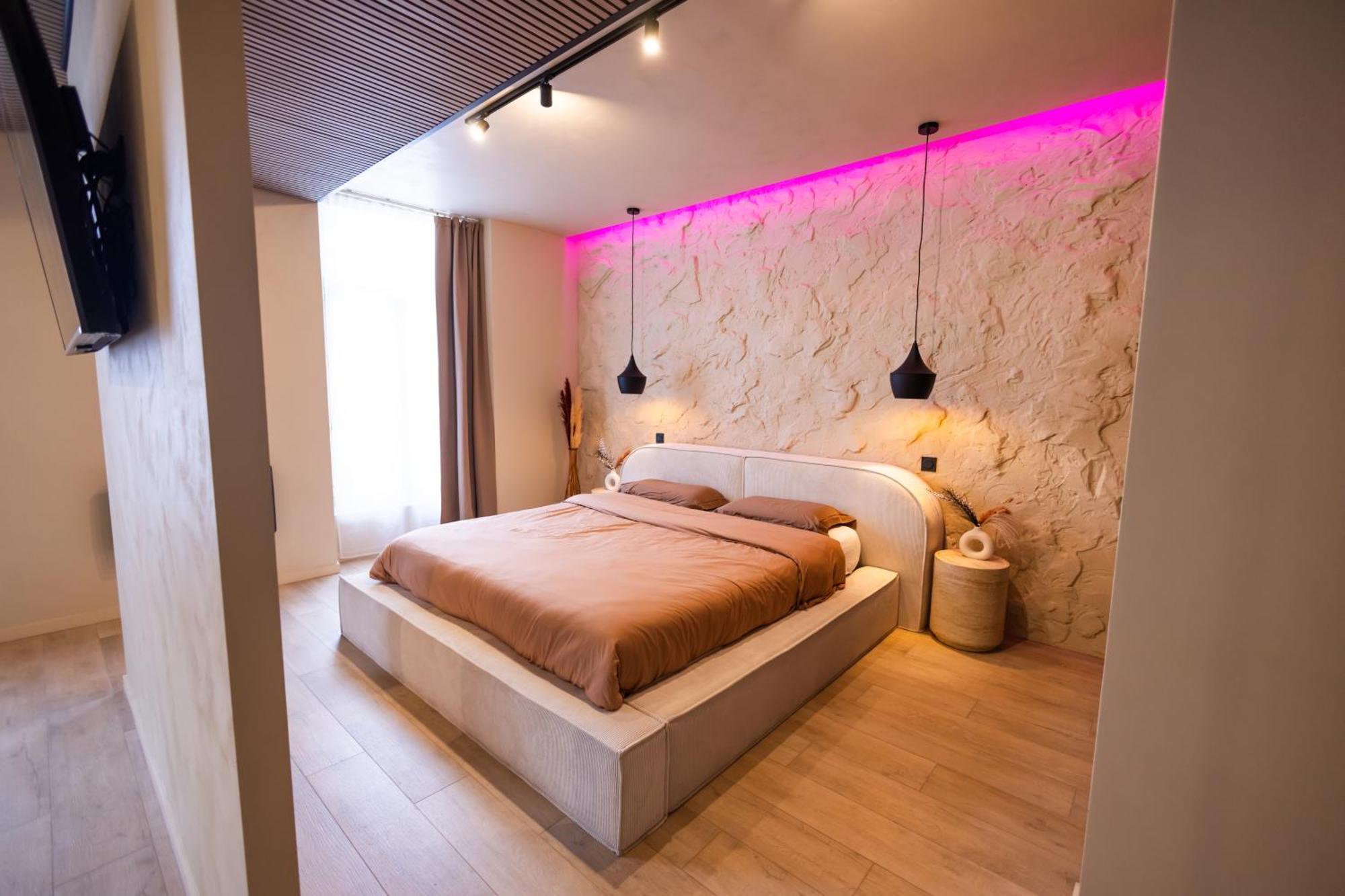Harmony Room Suite Avec Balneo Angers Esterno foto